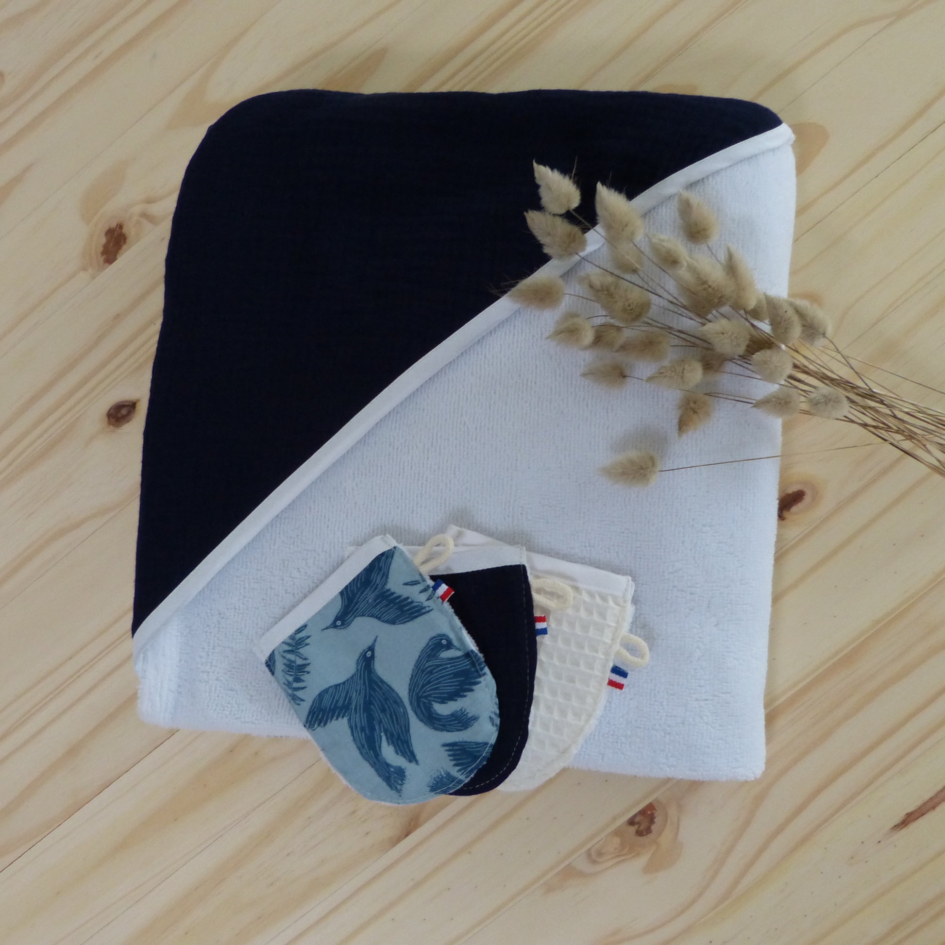 serviette de bain enfant garçon bleu marine