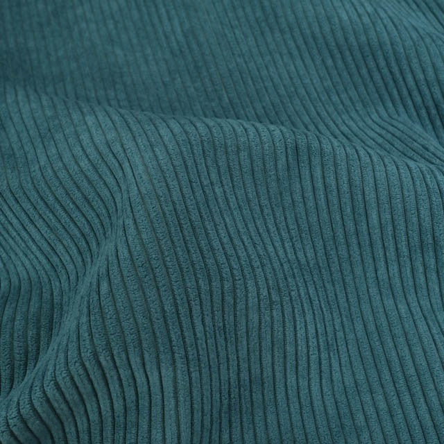 Velours épais côtelé 5mm bleu canard
100% polyester
Oeko-tex : oui
Blanchiment : Blanchiment à proscrire
Repassage : Repassage au fer froid (110 °C)
Nettoyage à sec : Nettoyage à sec à proscrire
Séchage : Séchage en machine à proscrire