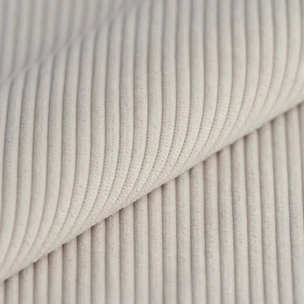 Velours épais côtelé 5mm écru
94% Polyester 6% Polyamide
Lavage : 30° 
Oeko-tex : oui
Blanchiment : Blanchiment à proscrire
Repassage : Repassage au fer froid (110 °C)
Nettoyage à sec : Nettoyage à sec à proscrire
Séchage : Séchage en machine à proscrire